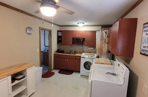 Copeland Cottage | Come relax at Albert's Walnut Grove Cottage at Grand Lake with fire pit & grill!