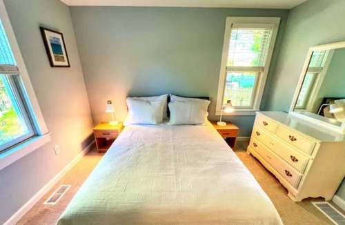 Centerville House | Come Relax at the Pine Ridge Retreat