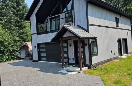 Utterson Apartment | Come See the Fall Colors n2 Bedroom Executive Apartment in Utterson