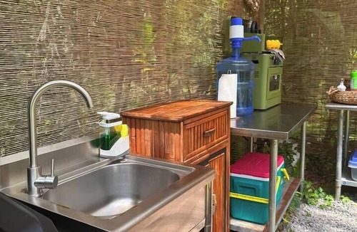 Waa Waa House | Come sleep in the jungle Glamping Experience