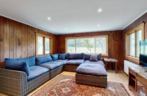 Union House | Come Spring Hideaway