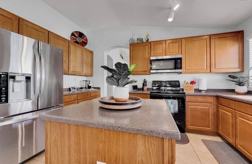 Skyline Ranch House | Come Stay a While! Pet Friendly Summer Pricing!