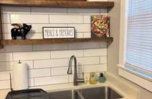 Florence Cottage | Come Stay A While