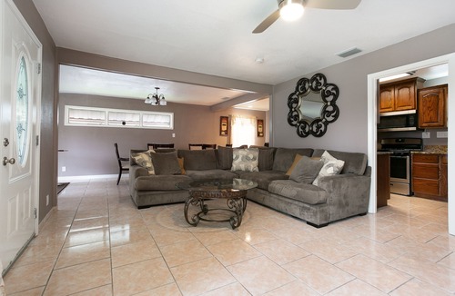 North San Antonio - SAT House | Come stay at our Home during Rodeo Days in Texas with Private Jacuzzi and Pool