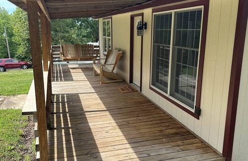 Edwards House | Come stay at the quite and Cozy nRustic Hideaway