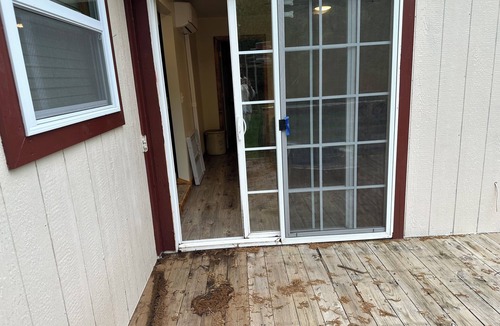 Edwards House | Come stay at the quite and Cozy nRustic Hideaway
