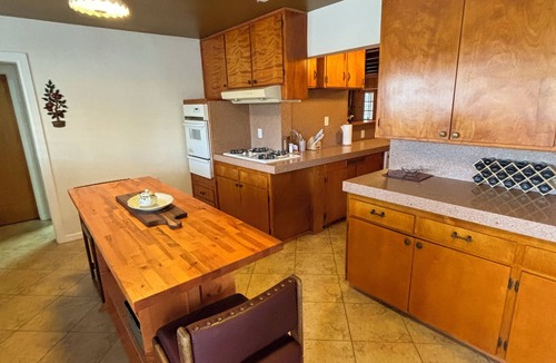 Desert Hot Springs House | Come stay at our Lovely Cactus Gardens Estate pool property close to all casinos
