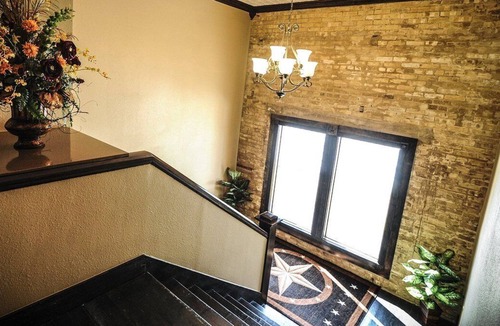 Gonzales House | Come stay in the same room Bonnie & Clyde stayed in!