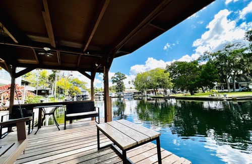 Weeki Wachee Gardens House | Come Stay On Weeki Wachee! Kayaks, Canoe Included!