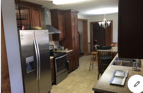 Spanish Lake House | Come Stay with us - We welcome Royals like you