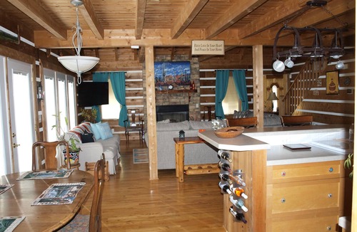 Pinnacle Cabin | Come to "LOG OUT" and have fun!