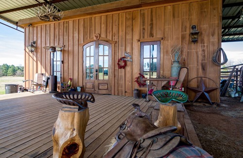 Keatchie Cabin | Come To The Country To Get Away From It All.