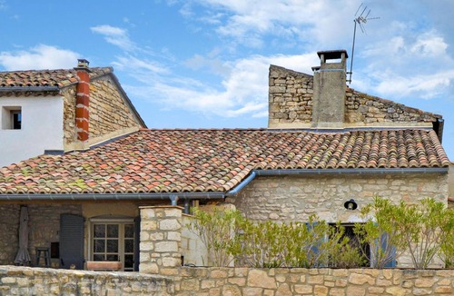 Saint-Jean-de-Maruejols-et-Avejan House | Come to this beautiful vacation home with private pool, located near the Ardèche Gorge and Barjac.