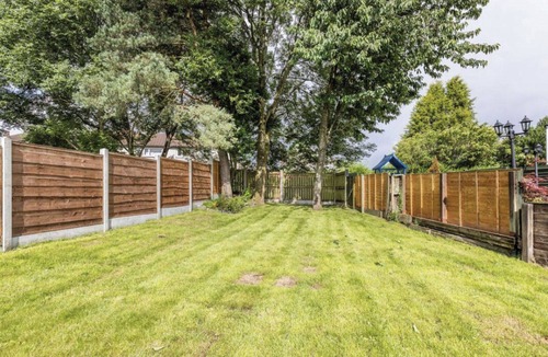 Blackburn House | Come & Unwind in Charming 5 Bed House in Blackburn