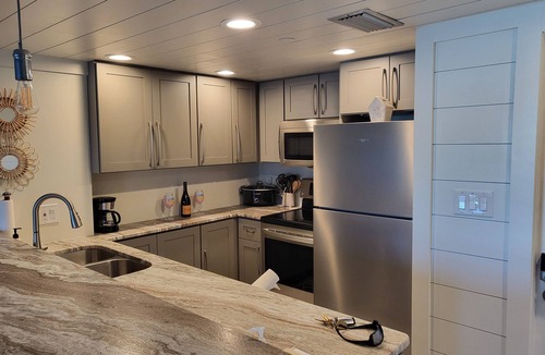Burnt Store Marina Condo | Comeaboard- Condo- March through December with 20% discounts on various dates.