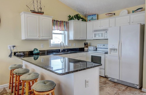 Surf City House | "Comes A Time" Oceanfront - Best Surf City location, walk to everything!