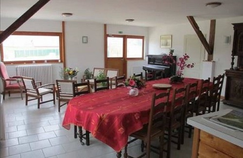 Coux-et-Bigaroque-Mouzens House | Comfortable guest room.