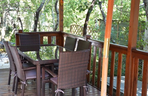 Saint-Privat-de-Champclos Cottage | Comfort cottage in a quiet and natural campsite T03