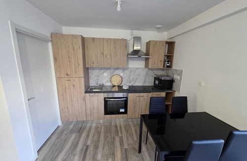 Saint-Barthelemy-d'Anjou House | Comfort and tranquility downtown Angers