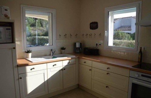 Saint-Genies-de-Fontedit Villa | Comfortable villa for vacations with family or friends.