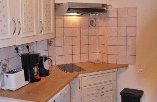 Semur-en-Auxois House | COMFORT air-conditioned house with garden, terrace in Medieval City in Burgundy