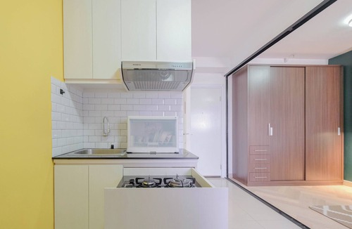 Rawasari Apartment | Comfort And Big 1Br At Green Pramuka City Apartment