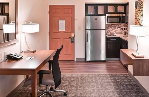 Plantation Apartment | Comfort and Convenience! Outdoor Pool, Kitchenette, Pets Allowed!