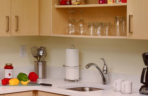 Westlake Hotel | Comfort and Convenience! Free Parking, Seasonal Pool, Pets Allowed