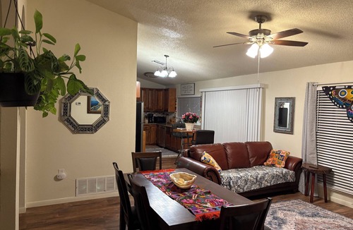 North San Antonio - SAT House | Comfort and Joy at Real Home, Chef Kitchen, Private Yard, Pet friendly Retreat
