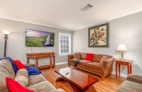 Pine Bluff House | Comfort and Joy