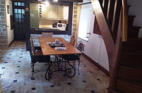 Severac-le-Chateau House | Comfort and many exterior in the heart of the medieval city