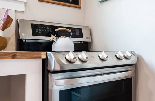 New Albany Apartment | Comfort and Modern Studio Apartmentnn