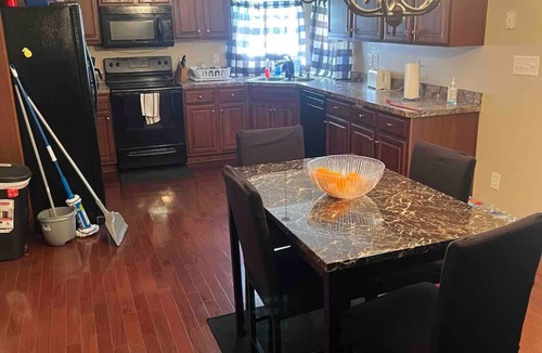 Hiram House | Comfort and Peaceful Room