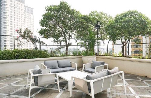 Permata Hijau Apartment | Comfort and Simply Look 1BR at Bellezza Apartment By Travelio