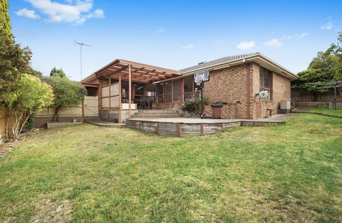 Endeavour Hills House | Comfort and space ! Just bring your suitcase.