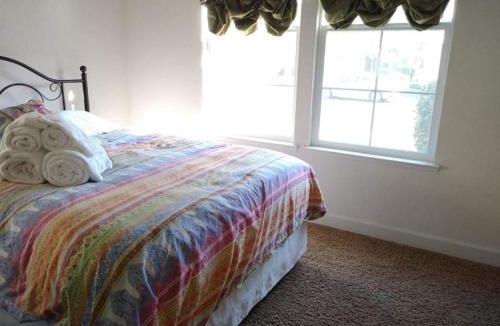 Vacaville House | Comfort and Style Queen bedroom