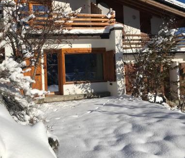 Celerina-Schlarigna Apartment | Comfort and sunshine in Celerina Chesa Prasura