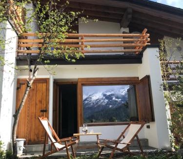 Celerina-Schlarigna Apartment | Comfort and sunshine in Celerina Chesa Prasura