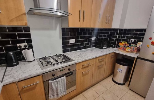 Dudden Hill Apartment | Comfort at Enchanted Dwellings