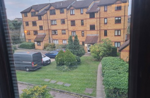 Dudden Hill Apartment | Comfort at Enchanted Dwellings