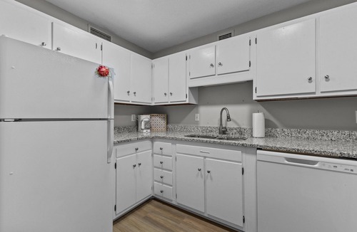Terry Sanford Apartment | Comfort at the ClarendonnnQuaint, clean, safe, & convenient location!