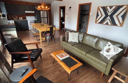 Notre-Dame-de-la-Merci Ski Chalet | Comfort & Nature with Sauna & Spa | Karibu