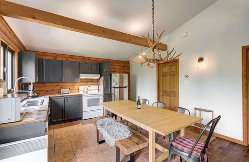 Notre-Dame-de-la-Merci Ski Chalet | Comfort & Nature with Sauna & Spa | Karibu