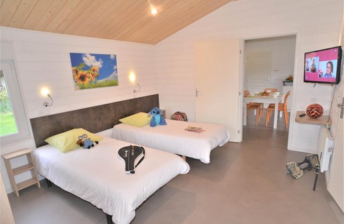 Merdrignac Ski Chalet | Comfort chalet sleeps 8