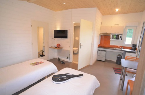 Merdrignac Ski Chalet | Comfort chalet sleeps 8