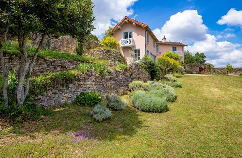 Beaune House | COMFORT, CHARM, POOL AND EXCEPTIONAL VIEW