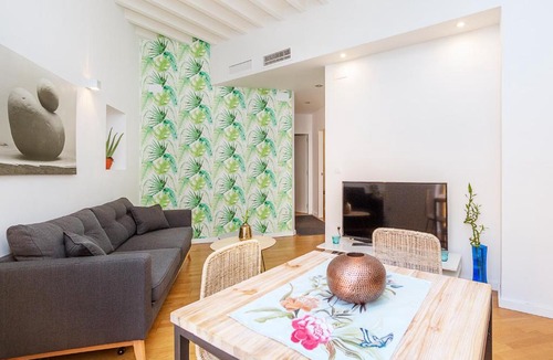 Barri Vell - Santa Creu Apartment | Comfort City Center Apartment