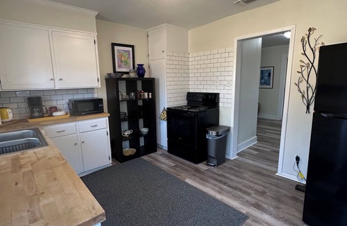 San Angelo House | COMFORT & Close to Everything