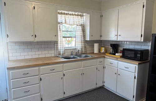 San Angelo House | COMFORT & Close to Everything
