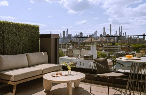 Queens Apartment | Comfort Courtyard Room | 2 Double Beds
